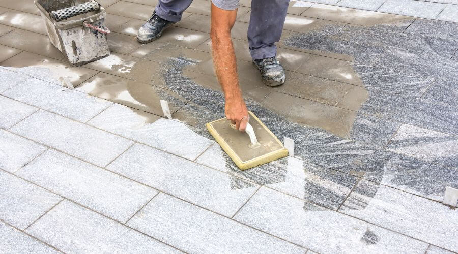 Professional gutter cleaning in Elmore, AL